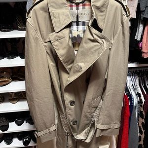 Burberry Britton, Size Large, Mens Sage Colour Trench Coat.